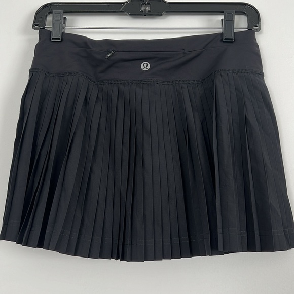 Lululemon pleated skirt - Picture 4 of 9